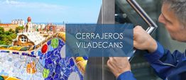 Hombre reparando puerta, fondo de Barcelona, texto "CERRAJEROS VILADECANS".