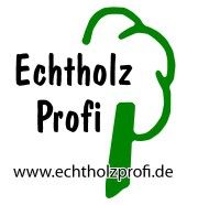 Logo mit grünem Baum, Text: "Echtholz Profi", Webseite: www.echtholzprofi.de.