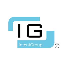 Logo von IntentGroup mit schwarzen Buchstaben "IG" und blauen Grafikelementen.