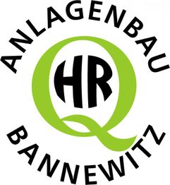 Logo mit grünem Q und schwarzem HR, umgeben von "Anlagenbau Bannewitz".