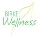 "Birke Wellness Logo mit grünem Blatt, stilisiert in Grün- und Gelbtönen."