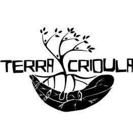 Logo com árvore estilizada, mãos cruzadas e o texto "Terra Crioula".