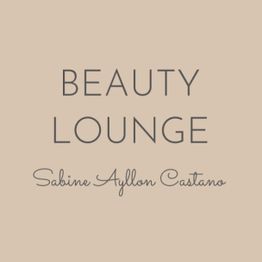 Beiges Logo: "Beauty Lounge Sabine Ayllon Castano" in zwei Schriftarten.