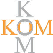 Buchstaben in Kreuzform: K oben, KOMM in der Mitte, M unten; Grau und Orange.