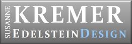 Logo mit Text: "Susanne Kremer Edelstein Design" auf grauem Hintergrund.