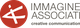 Logo di Immagine Associati con simbolo stilizzato su sfondo rosso e testo "creative communication".