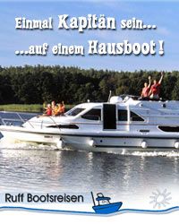 Hausboot auf See, Menschen an Bord winken; Text: "Einmal Kapitän sein... auf einem Hausboot!"