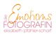 Text "die Emotions Fotografin, elisabeth pfahler-scharf" in zwei Farben geschrieben.