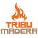 Logotipo con texto "Tribu Madera" y una imagen de llama en color naranja.
