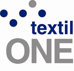 Logo mit grauen und blauen Punkten, Text "textil ONE" in blauen und grauen Buchstaben.