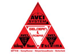 Rotes Dreieck-Logo mit "AVCI System", "Geldern & Moers" und "Wing Tsun", "Escrima"-Schriftzügen.