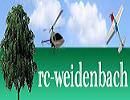 Baum, Hubschrauber, Flugzeug und Schrift "rc-weidenbach" auf grünem Hintergrund vor blauem Himmel.