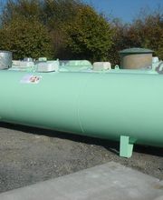 2,9 t Tank; oberirdisch; Farbanstrich: grün;