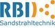 Logo von RBI Sandstrahltechnik mit blauen Buchstaben und orangenen Punkten.