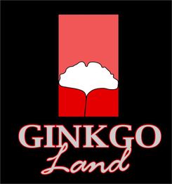 Logo mit rotem Rechteck, weißen Ginkgo-Blatt und Text "Ginkgo Land" davor.
