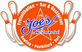 Joe's Freizeitcenter-Logo mit Bowling-Pins, orangefarbenem Hintergrund und blauem Text.