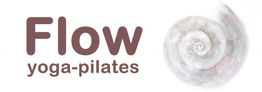 Texto "Flow yoga-pilates" junto a una concha en espiral, fondo blanco.