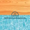 Holzstruktur über Wasser mit Website-Schriftzug "weltnetzfuerdraussen.de".