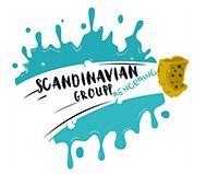 Logo for Scandinavian Group Rengøring med blå stænk og en gul svamp.