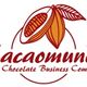 Logo von Cacaomundo mit Kakaobohne und Text "The Chocolate Business Company".