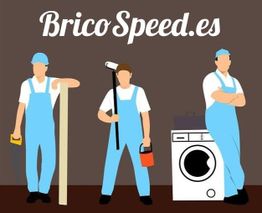 Tres trabajadores con herramientas y lavadora; texto: BricoSpeed.es.