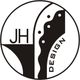 Rundes Logo mit den Buchstaben "JH" und dem Wort "Design" in abstrakten Formen.