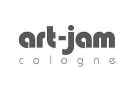 Logo mit Text "art-jam cologne" in grauer Schrift auf weißem Hintergrund.