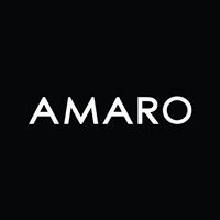 Logotipo da AMARO com letras brancas em fundo preto.