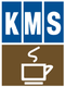 Blaues KMS-Logo über brauner Tasse mit Dampfsymbol.