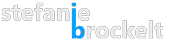 Textlogo mit "stefanie brockelt", schwarzer Hintergrund, blaue Buchstaben "i" und "b".