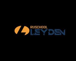 Logo van Rijschool Leyden met oranje en blauwe kleuren op een zwarte achtergrond.