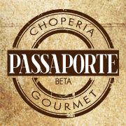 Logo da Choperia Gourmet Passaporte em fundo marrom vintage.