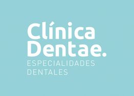 Texto en fondo azul que dice: "Clínica Dentae. Especialidades Dentales".