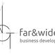 Logo di "far&wide business development" con linee geometriche nere su sfondo bianco.
