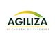 Logo da Agiliza Locadora de Veículos com arco amarelo e verde acima do nome em preto.