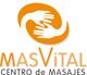 Logotipo de MasVital con dos manos en espiral, texto: "Centro de Masajes" en naranja y negro.