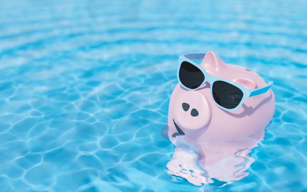 Sparschwein im Pool