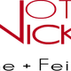 Vinothek Nick Logo in Rot, mit dem Text "Weine + Feinkost" darunter.