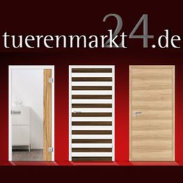 Drei Zimmertüren vor rotem Hintergrund mit der Webseite tuerenmarkt24.de oben.