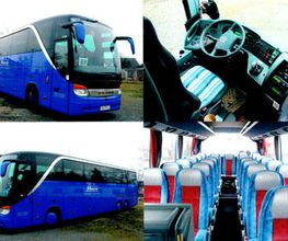 Kollage eines blauen Reisebusses: außen, Cockpit und Innenraum mit roten und blauen Sitzen.