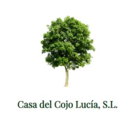 Árbol verde con la inscripción "Casa del Cojo Lucía, S.L." debajo.