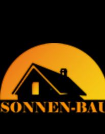 Schwarzer Hausumriss vor gelbem Sonnenuntergang, mit Text "SONNEN-BAU" darunter.
