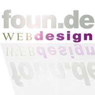 Text: foun.de WEBdesign, mit Spiegelungseffekt.