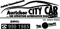 Logo von Auricher City Car mit Telefonnummer und Betreiberdetails. “Die günstige Alternative zum Taxi”.