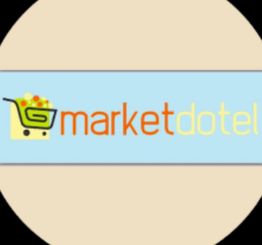 Logotipo de un carrito de compras con el texto "market dot el" sobre fondo azul y beige.