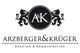 Logo: Schwarzer Kreis mit "A&K", zwei Löwen, Text "ARZBERGER & KRÜGER, Kreation & Kommunikation".