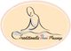 Skizze einer Person bei traditioneller Thai-Massage, Schriftzug "Traditionelle Thai Massage".