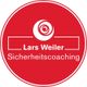 Rotes Logo mit weißem Text: "Lars Weiler Sicherheitscoaching" und grafischem Symbol.