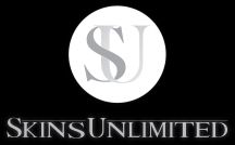 Logo van Skins Unlimited met witte cirkel en letters "SU" op zwarte achtergrond.