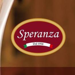 Logotipo oval da "Speranza" com as palavras "Dal 1958" no centro. Fundo marrom.